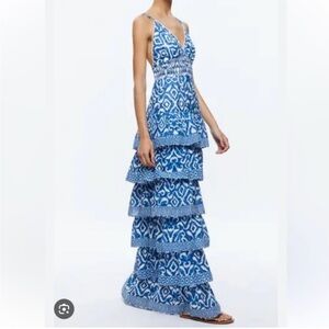 ALICE AND OLIVIA
IMOGENE TIERED MAXI
DRESS MSRP $660 SIze 6